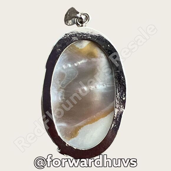 Abalone Pendant with Rhinestones in Silver Tone Setting - Picture 4 of 10